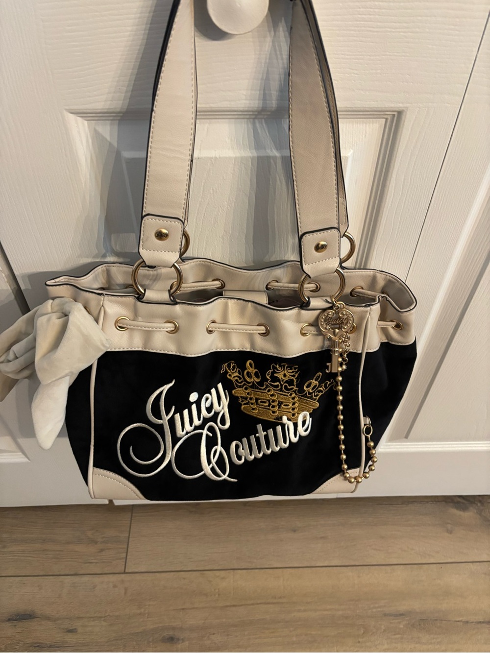 Juicy Couture DayDreamer Shoulder Bag